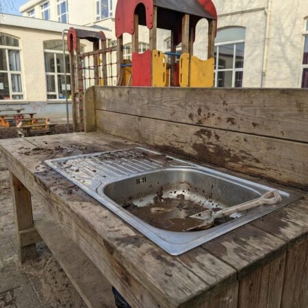 Afwasbak voor modderkeuken